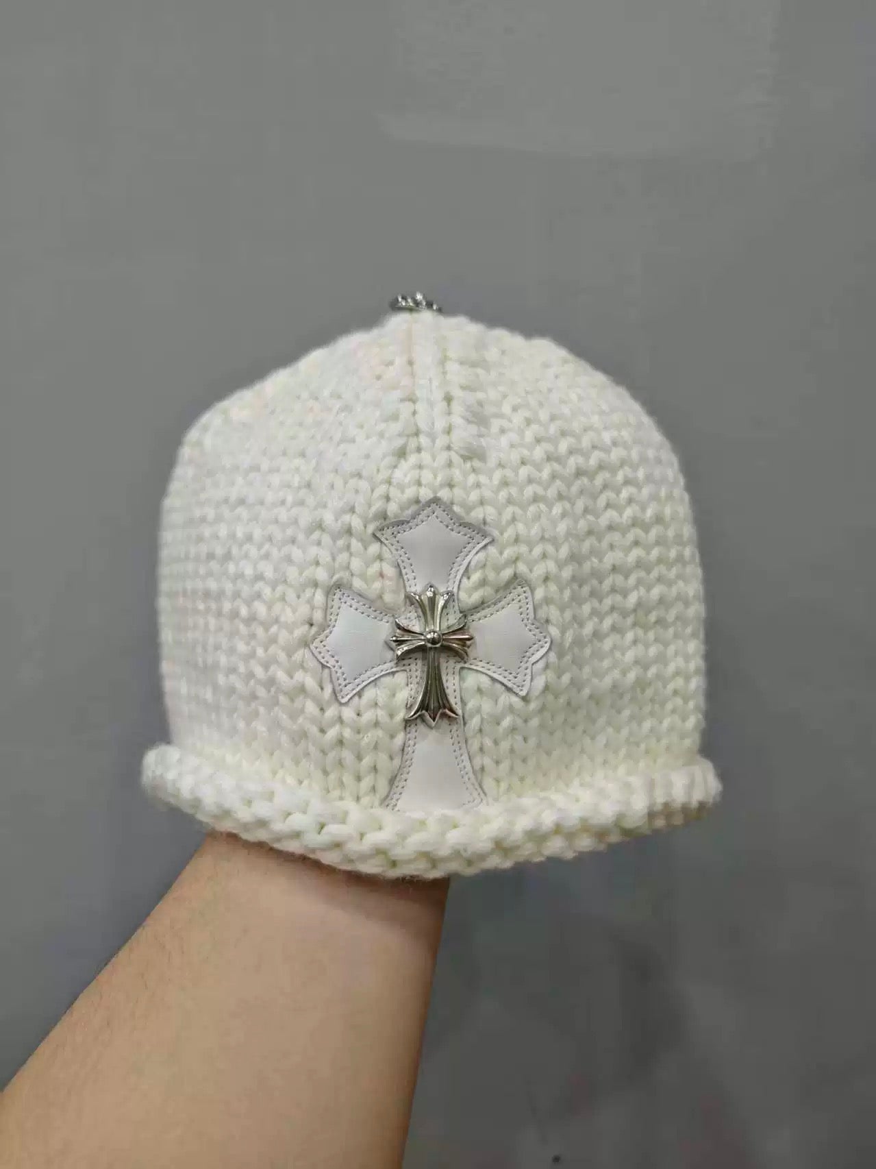 Archive white Chrome cross  beanie