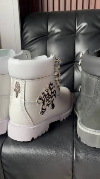 Snow leopard chrome   boots - Private property 