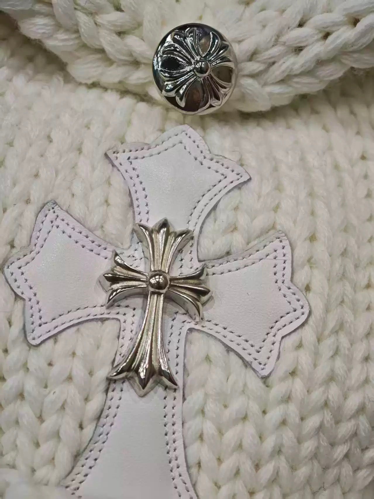 Archive white Chrome cross  beanie