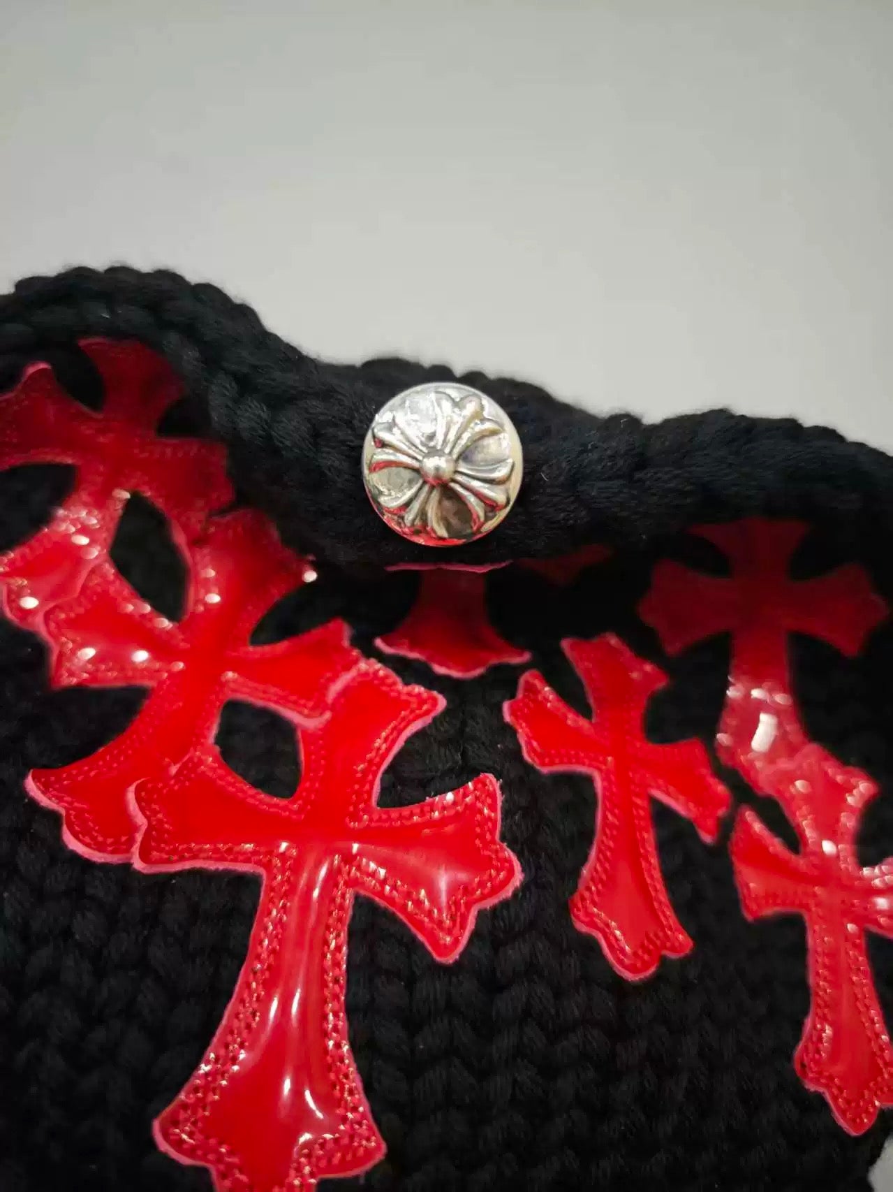 Archive red Chrome cross  beanie