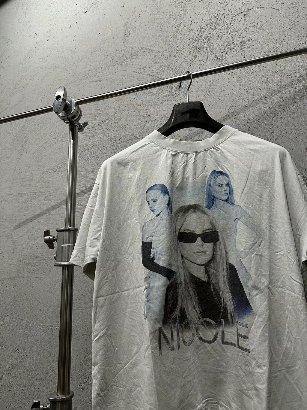 Nicole  Portrait Tee – Grunge Cut Style