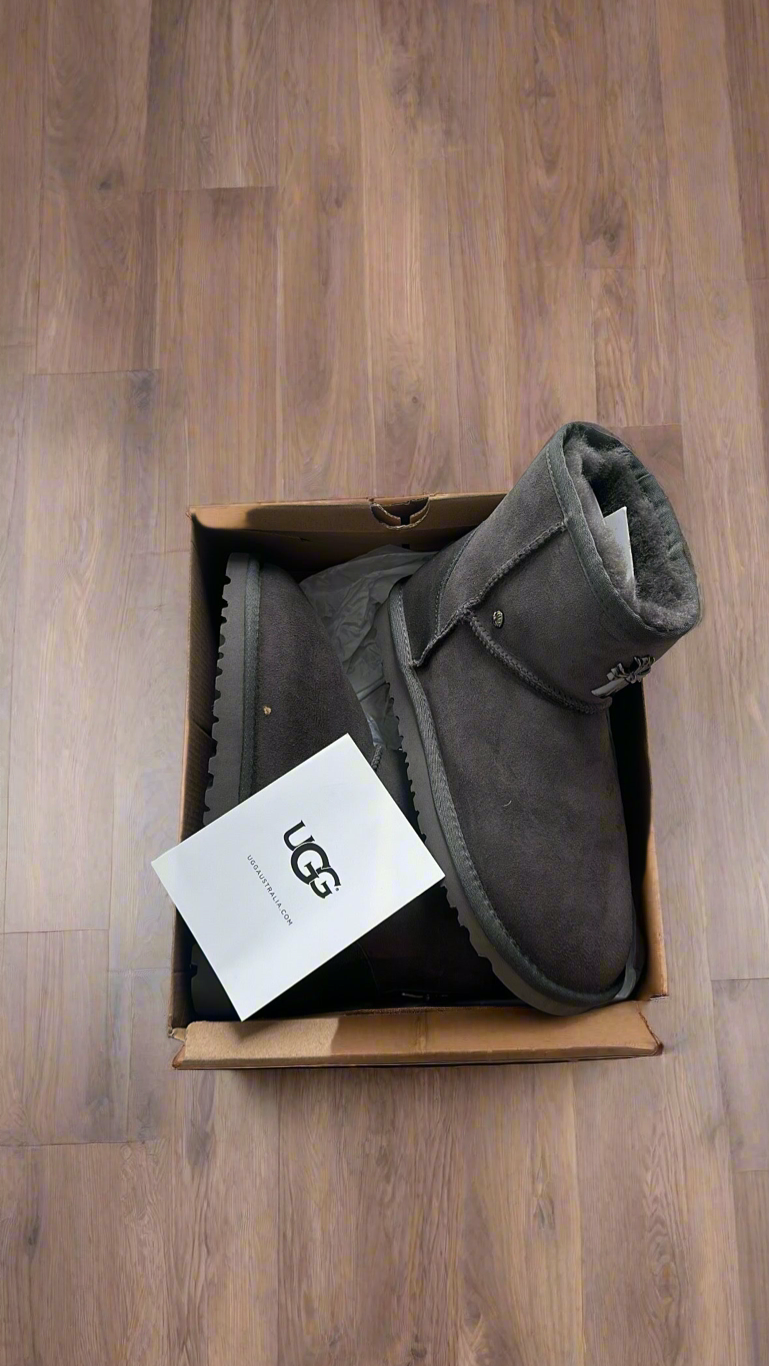 Chrome hearts Uggs - Private property 