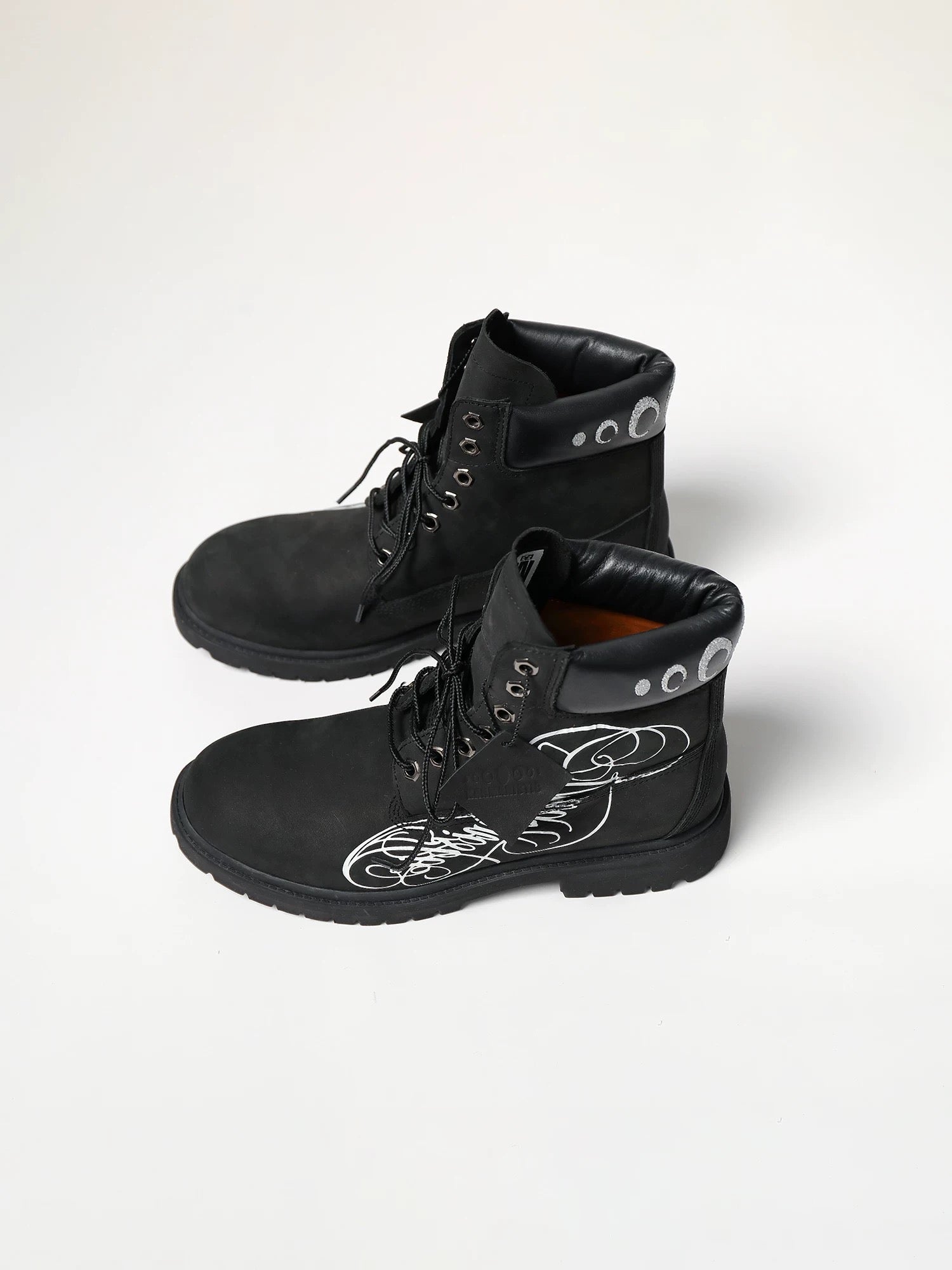 Royal Calligraphy Boot - Private property 