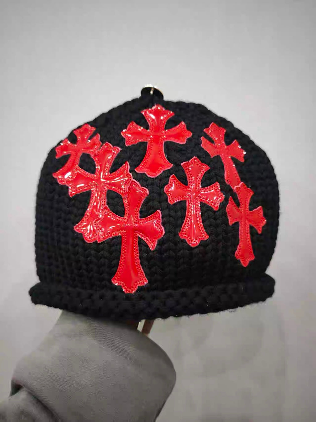Archive red Chrome cross  beanie