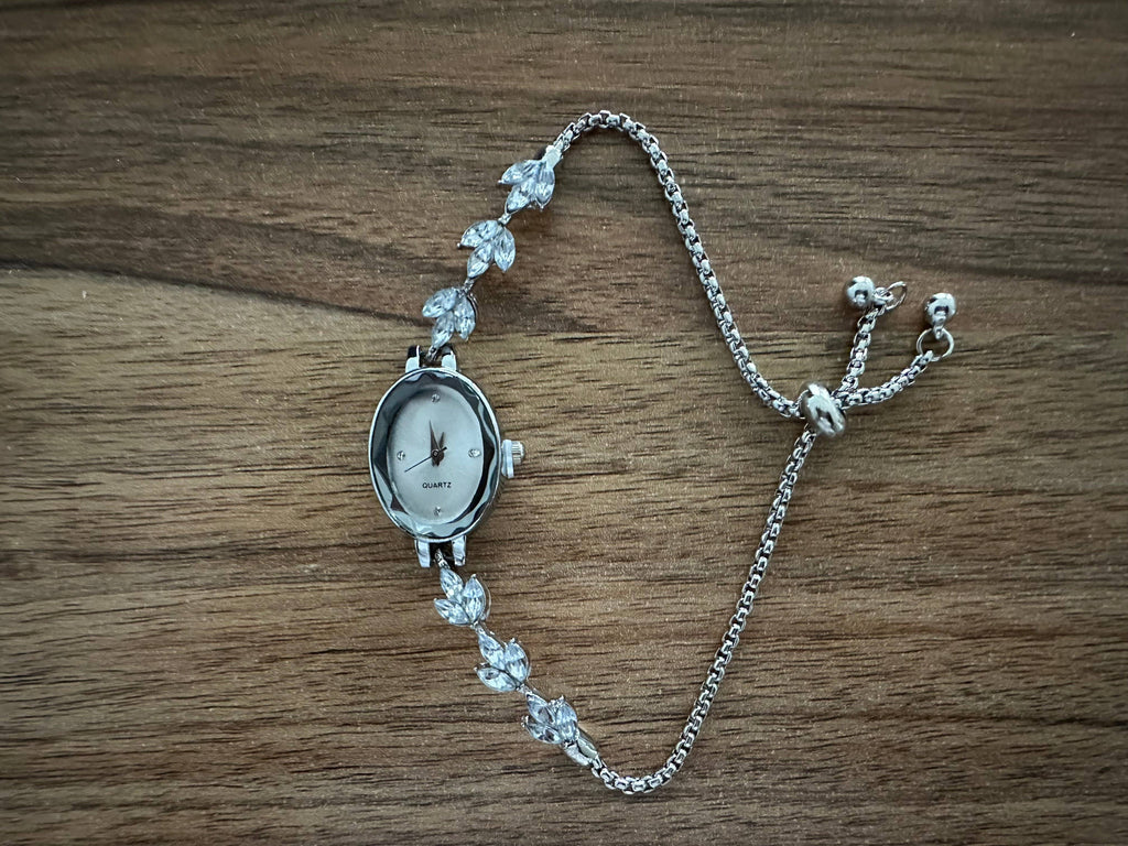 Elegant Silver Quartz Bracelet Watch