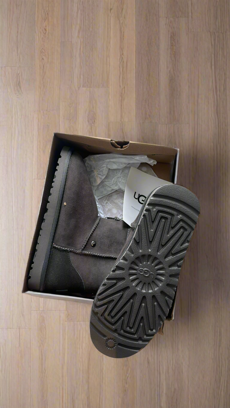 Chrome hearts Uggs - Private property 