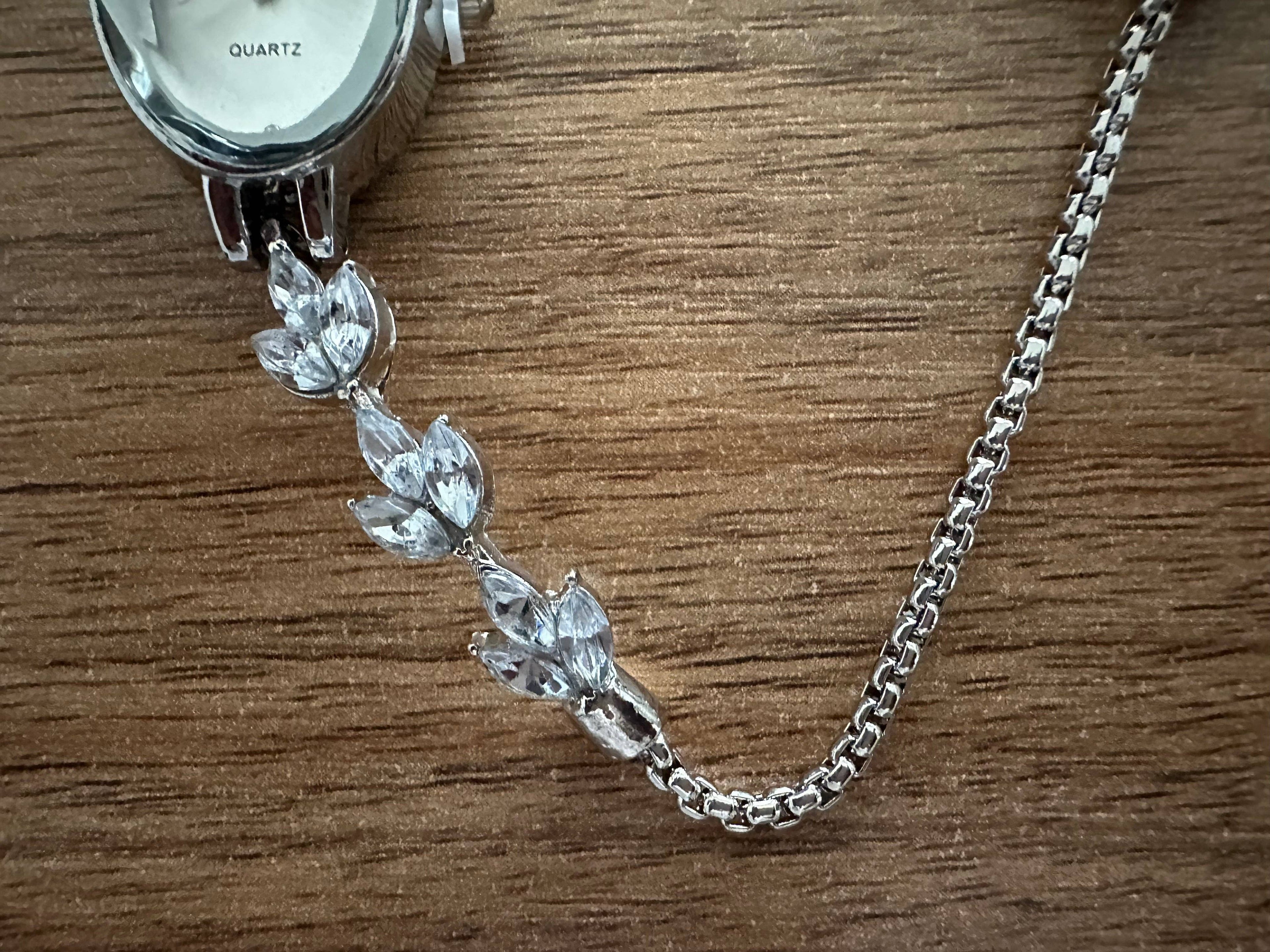 Elegant Silver Quartz Bracelet Watch