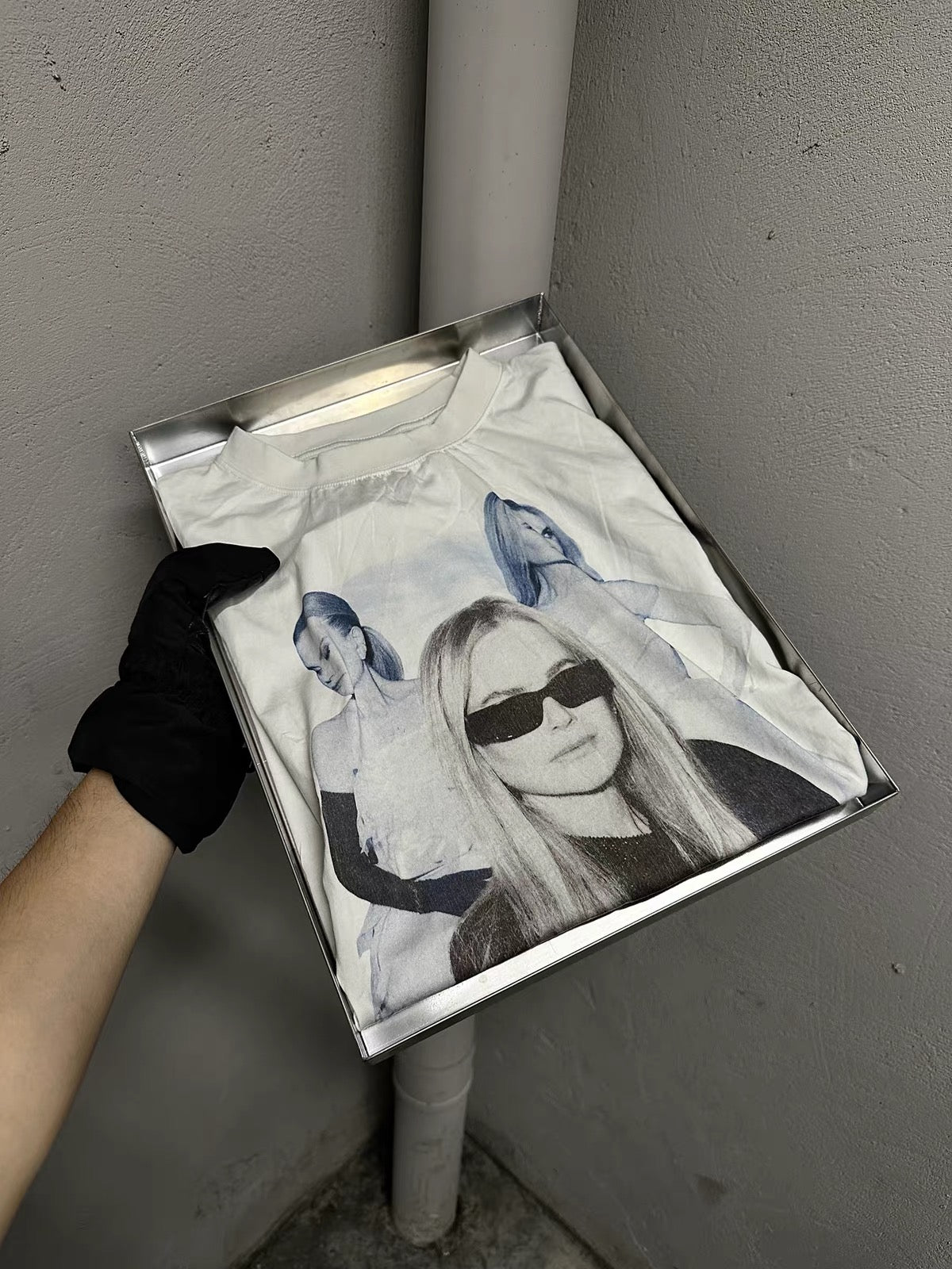 Nicole  Portrait Tee – Grunge Cut Style