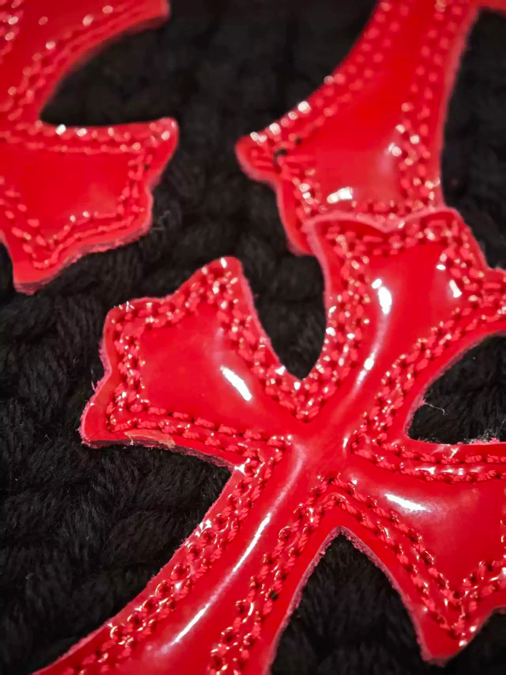 Archive red Chrome cross  beanie