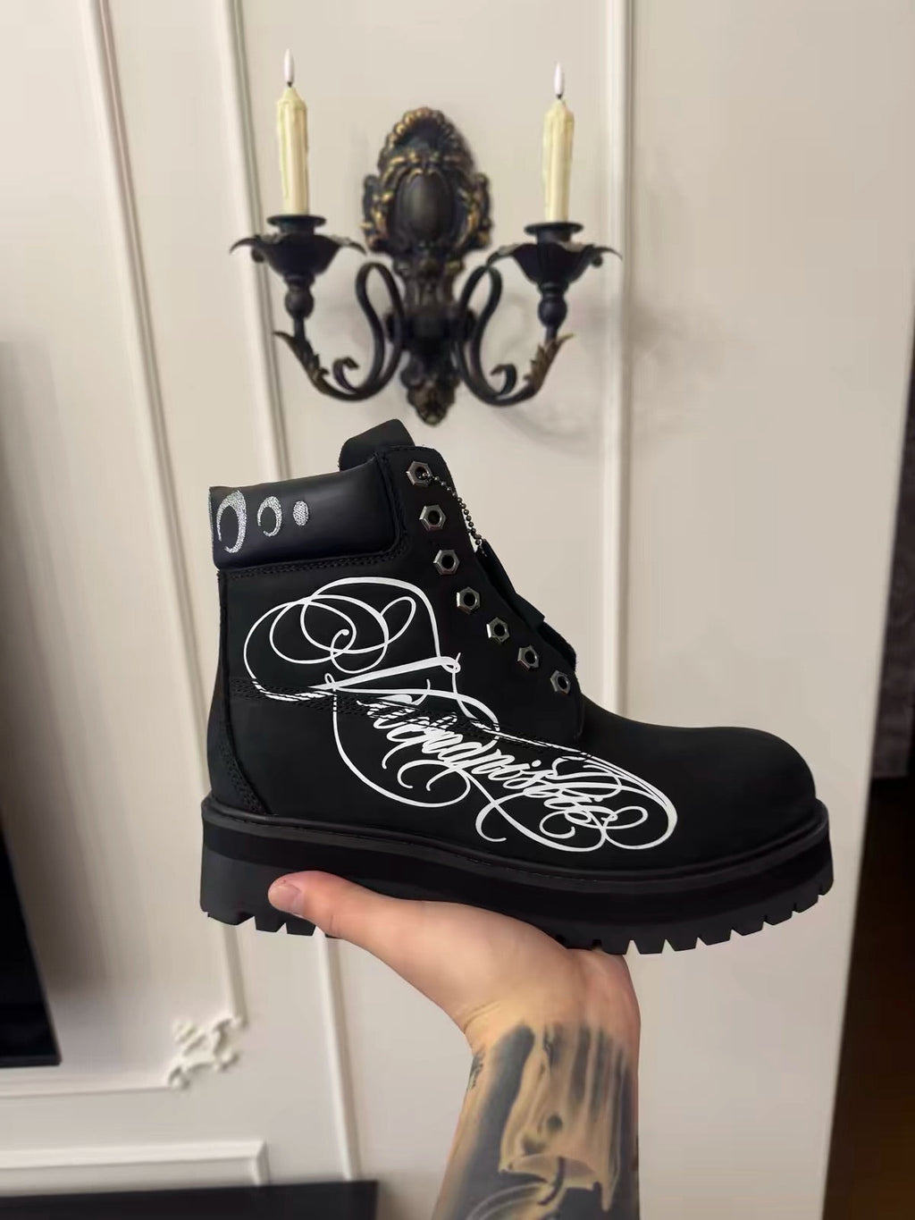 Royal Calligraphy Boot - Private property 