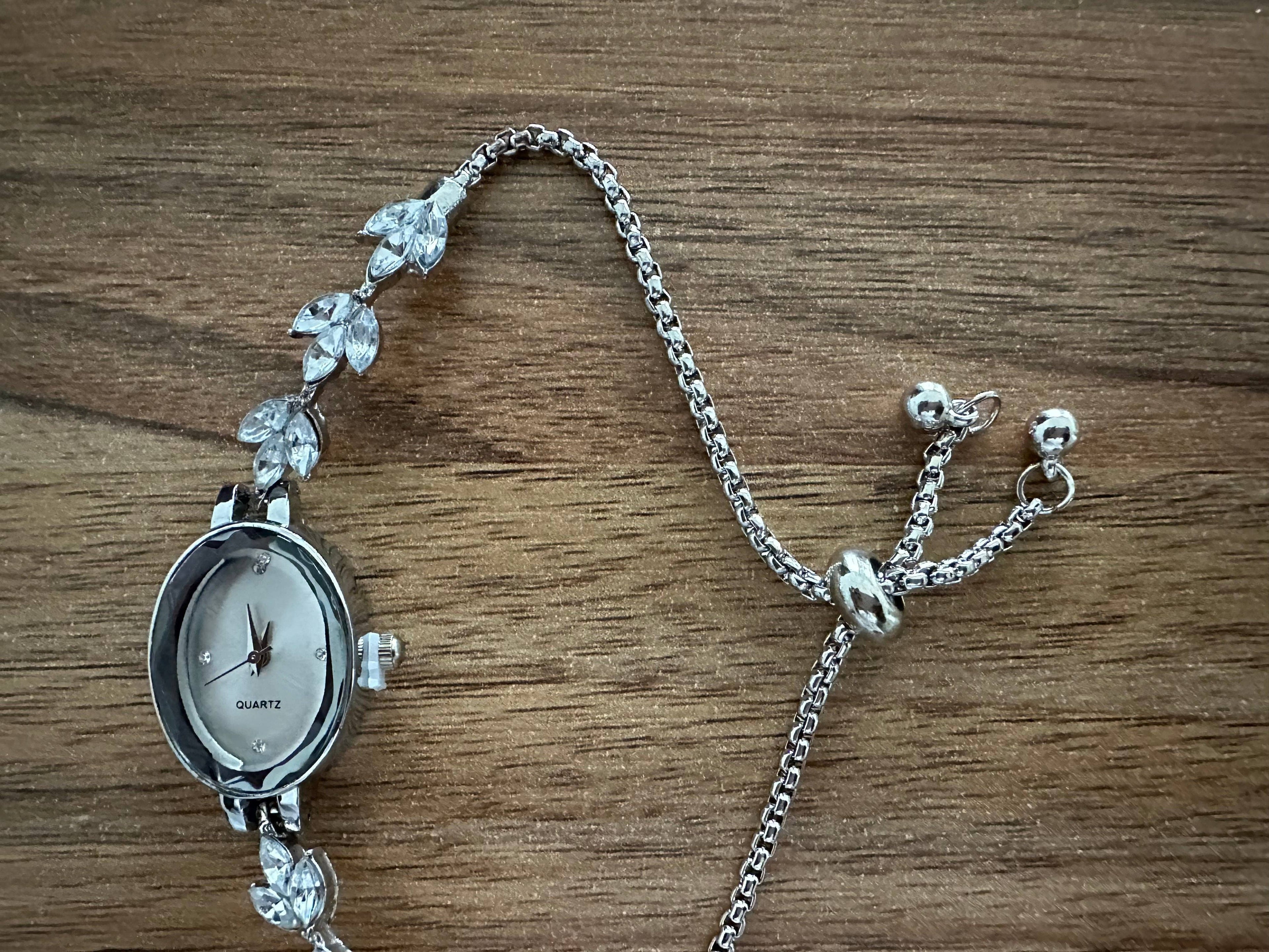 Elegant Silver Quartz Bracelet Watch