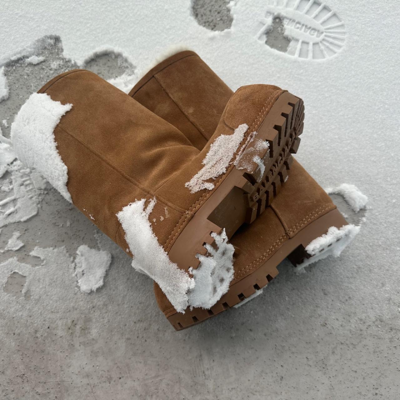 Brown suede boots with white fur lining #winterboots #cozy